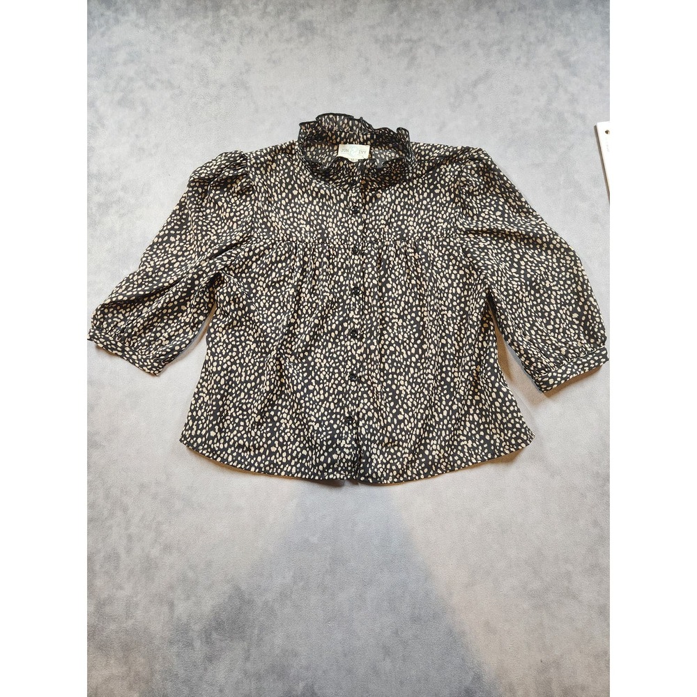 JUN AND IVY Anthropologie Ruffled Neck Half Sleeve Blouse Top Animal Print Sz M